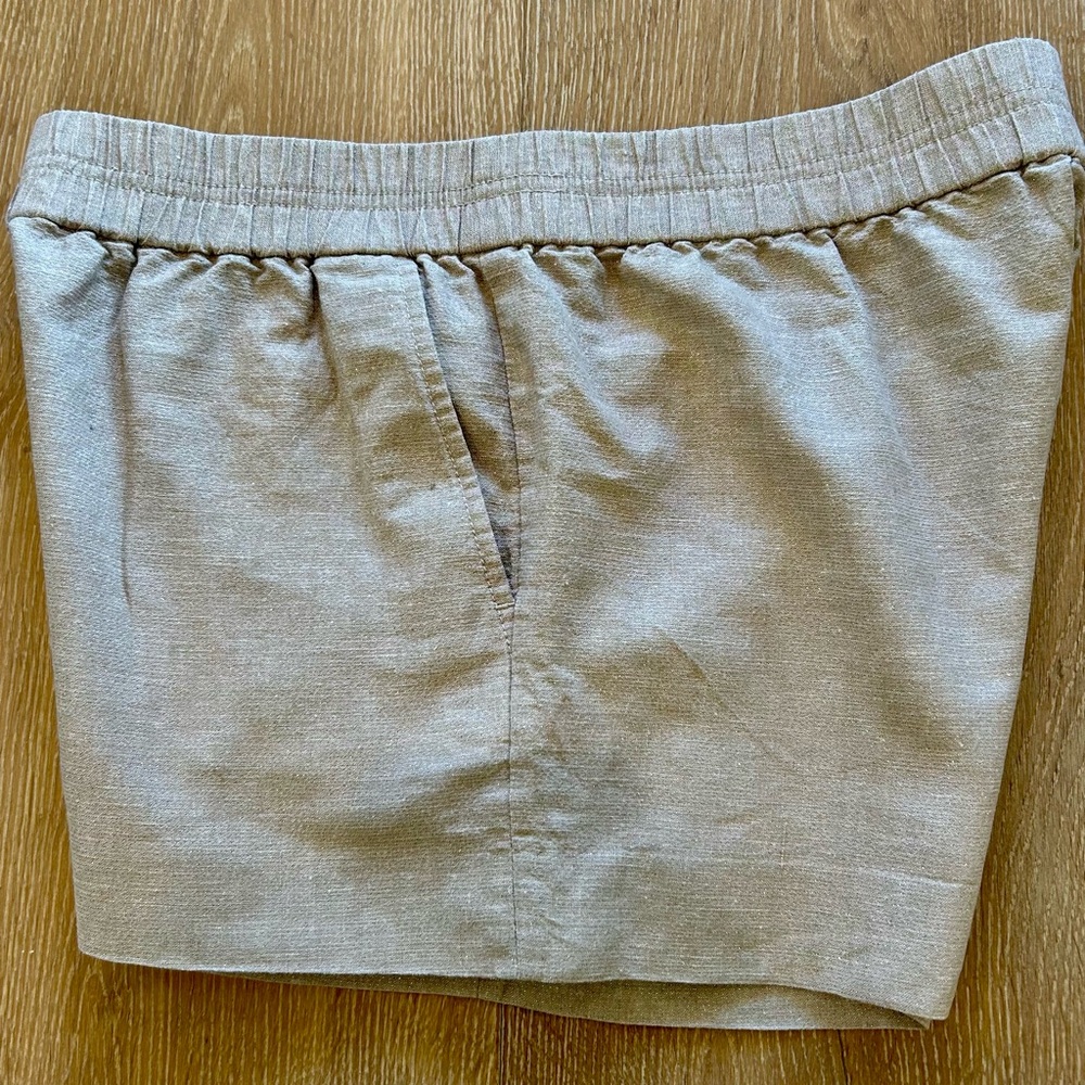 J Crew Linen & Cotton Oatmeal short with elastic waistband & front pockets, Sz 4 - Picture 3 of 8